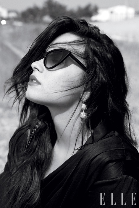 This gorgeous shot of Demi Lovato caught my eye while perusing Ellecom and